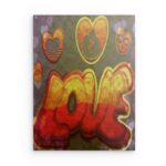 „LOVE Is The Only SOLUTION“ Herz & Pfeil Metallwandbild – Inspirierendes Dekor – Quadratisch (40–80 cm)